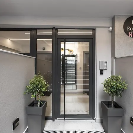 Room8, Nilie Hospitality Mgmt * Thessaloniki