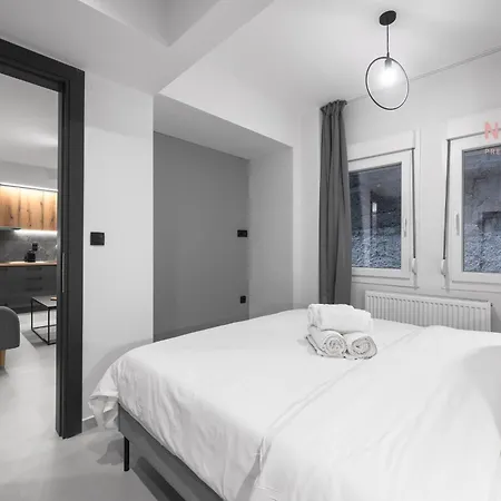 Room8, Nilie Hospitality Mgmt شقة *