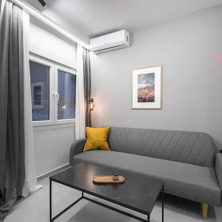 Room8, Nilie Hospitality Mgmt *