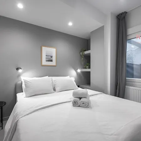 Room8, Nilie Hospitality Mgmt