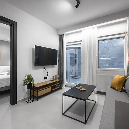 Room8, Nilie Hospitality Mgmt * Thessaloniki