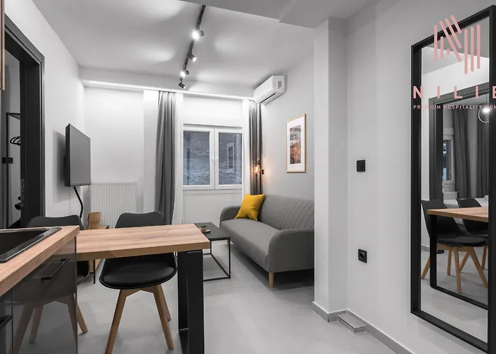 Room8, Nilie Hospitality Mgmt Apartman