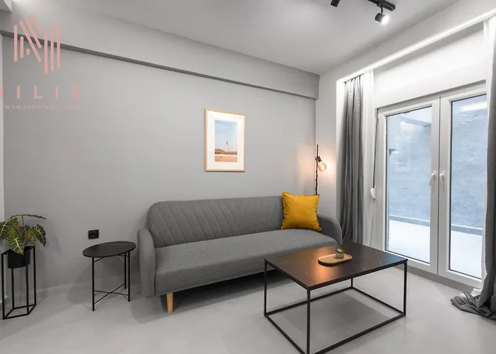 Room8, Nilie Hospitality Mgmt