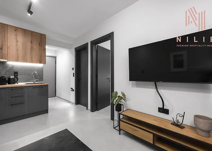 Room8, Nilie Hospitality Mgmt
