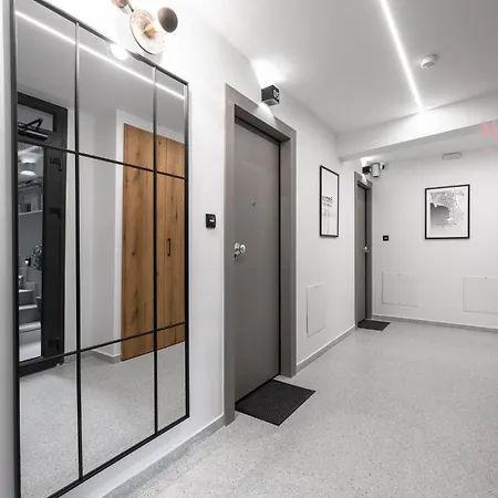Апартаменты Room8, Nilie Hospitality Mgmt