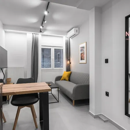 Room8, Nilie Hospitality Mgmt Апартаменты