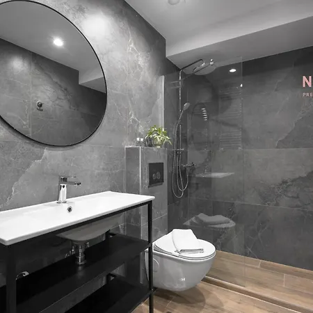 Room8, Nilie Hospitality Mgmt *