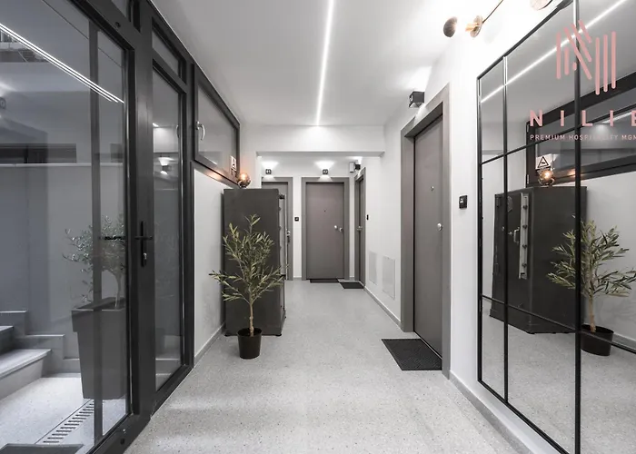 Room8, Nilie Hospitality Mgmt
