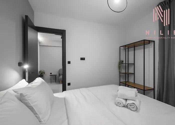 Room8, Nilie Hospitality Mgmt * Tessalónica