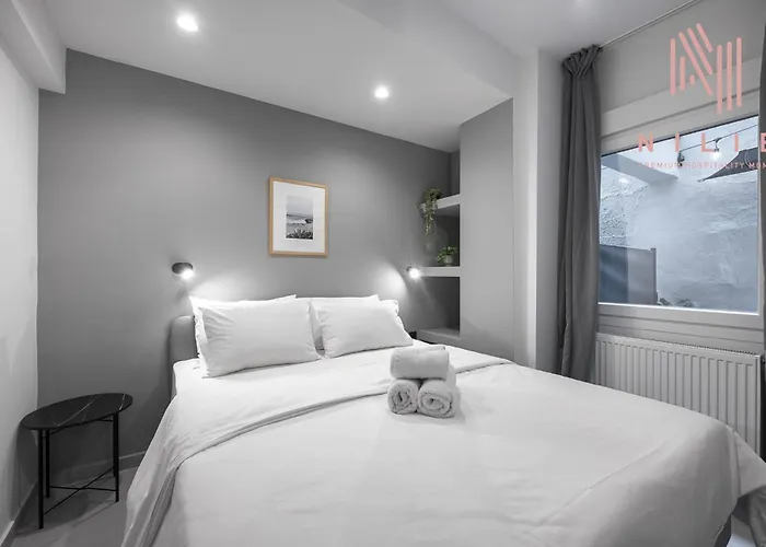 Room8, Nilie Hospitality Mgmt