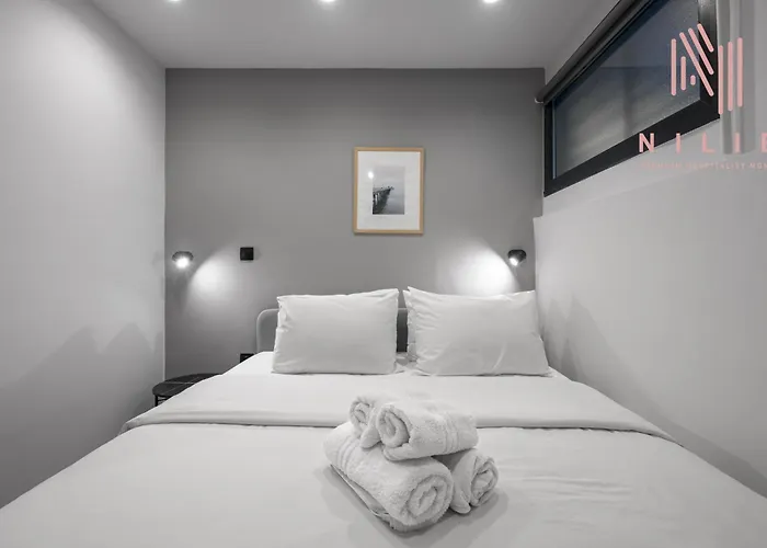 Room8, Nilie Hospitality Mgmt *